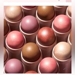 Mally xo Face Defining stick shimmer shape and glow plus